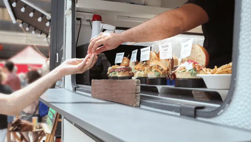 Food truck avec emplacements stratégiques à céder